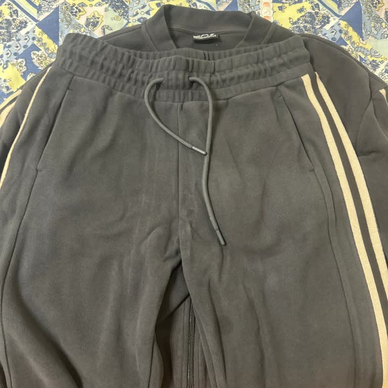 Emporio Armani Eşofman Takımı İlk Yıkamada Çekti, Mağaza Hatasını Kanıtlamadı