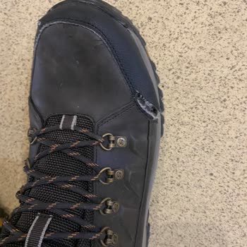 Skechers Botum Kısa Sürede Yırtıldı Ve Tabanı Açıldı: Değişim Talebi