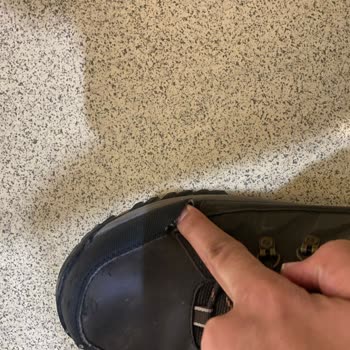 Skechers Botum Kısa Sürede Yırtıldı Ve Tabanı Açıldı: Değişim Talebi