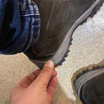 Skechers Botum Kısa Sürede Yırtıldı Ve Tabanı Açıldı: Değişim Talebi