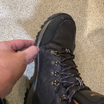 Skechers Botum Kısa Sürede Yırtıldı Ve Tabanı Açıldı: Değişim Talebi