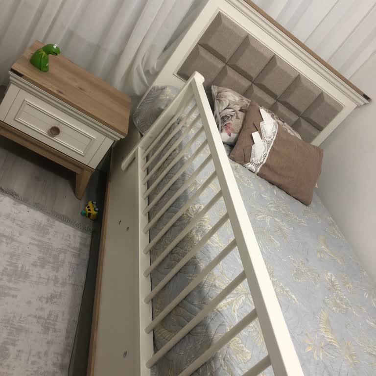 Aşırı Yüksek Çocuk Yatağı Güvenlik Sorunu Oluşturuyor Ve Değişim Talep Ediyorum