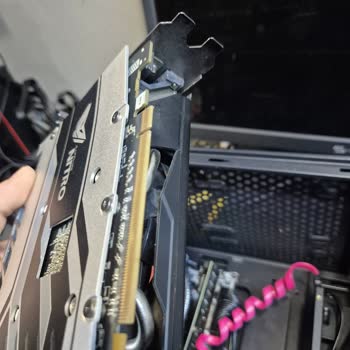 N11magazam.com Zorla Hasarlı Ürün İadesiyle Satıcıyı Çıkarıma Sokuyor!