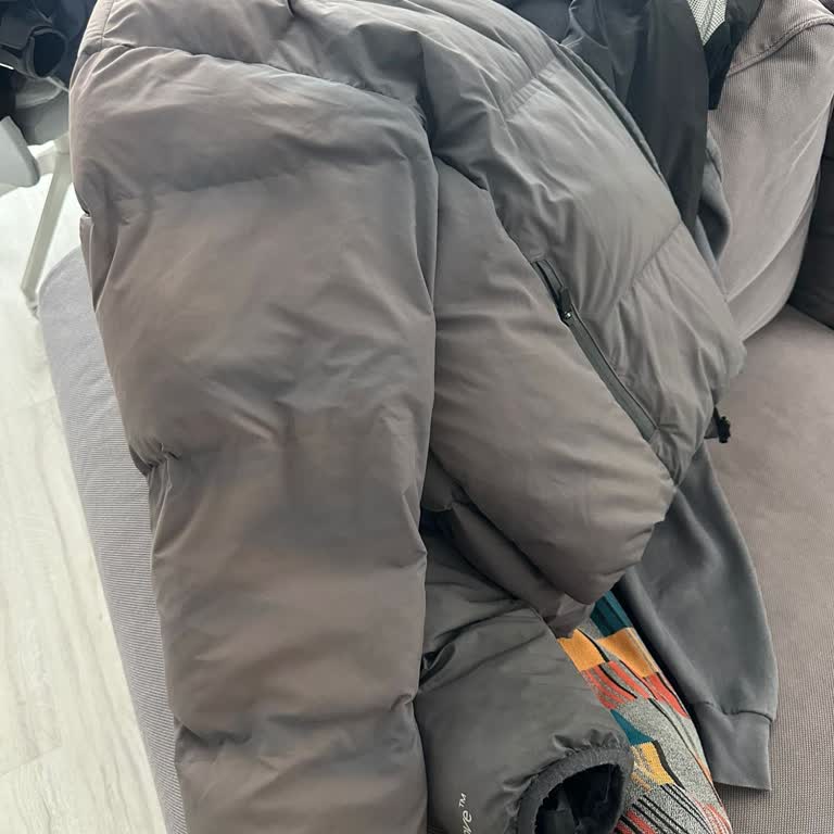 H&M Rejected Inspection Request for Jacket That Faded After Limited Use