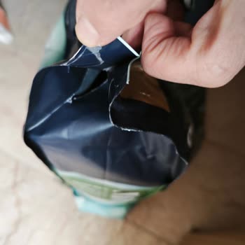 Hasarlı Kedi Maması Ve Stok Yanıltması Nedeniyle Mağduriyet