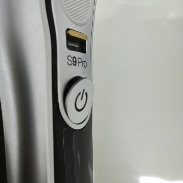 Braun 9 Serisi Tıraş Makinesinin On/Off Tuşu Yerinden Çıktı