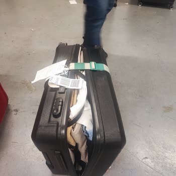 Pegasus, Beymen Valizimin Fermuar Hasarını Reddederek Tazminatı Kabul Etmedi