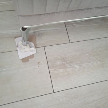 Mondi Koltuk Takımının Ayakları Parkeleri Çizmeye Başladı Ve Servis Gecikmesi Mağduriyet Yaratıyor