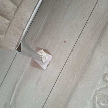 Mondi Koltuk Takımının Ayakları Parkeleri Çizmeye Başladı Ve Servis Gecikmesi Mağduriyet Yaratıyor