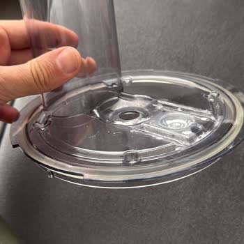 Karaca Züccaciye Blender Sadece 1 Aylık Ürün Olmasına Rağmen Haznenin Üst Kapak Noktasından Kırıldı