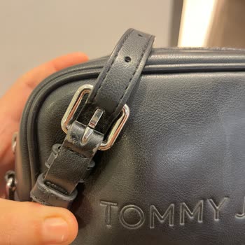 Soyulmaya Başlayan Çanta İçin İade Ve Değişim Talebi