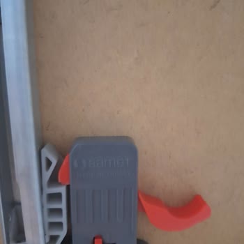 Samet Çekmece Raylarındaki Kırık Plastik Parçalar İçin Yedek Talebi