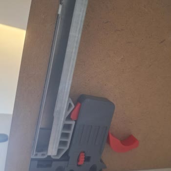 Samet Çekmece Raylarındaki Kırık Plastik Parçalar İçin Yedek Talebi