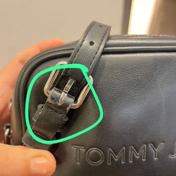 Tommy Hilfiger Çantada Kısa Sürede Soyulma Ve Garanti İhlali