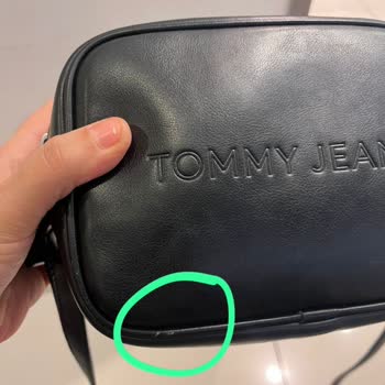 Tommy Hilfiger Çantada Kısa Sürede Soyulma Ve Garanti İhlali