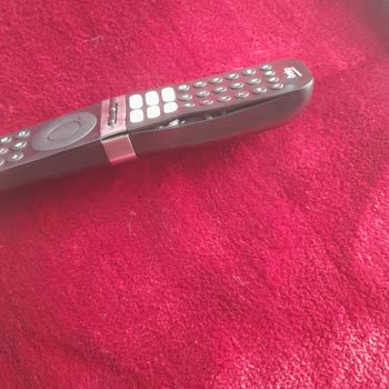 Kumandası Kendi Kendine Patlayan Televizyon İçin Ücretsiz Değişim Talebi