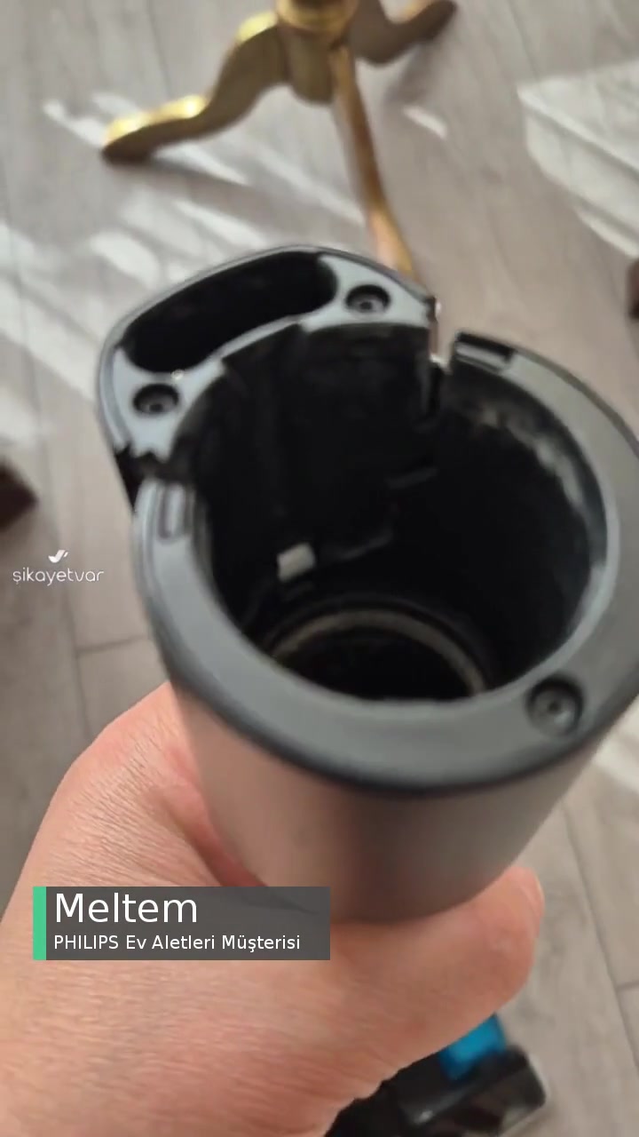 Philips 8000 Dik Süpürge Boru Kısmı Kırıldı! videonun kapak resmi