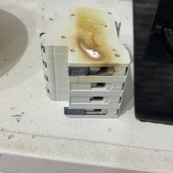 Azim Çelik İnşaat & Emlak Elektrik Yangını Ve Gaz Kaçağı Nedeniyle Depozito İadesi Talebimiz