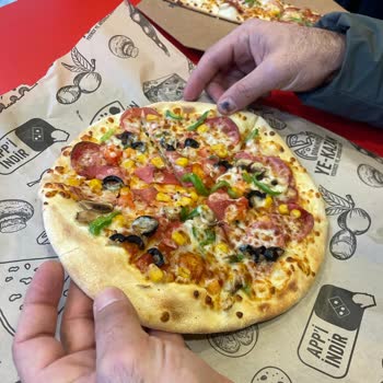 Domino’s Kabataş Şubesinde Az Malzemeli Orta Boy Pizza Şikayeti