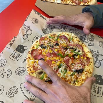 Domino’s Kabataş Şubesinde Az Malzemeli Orta Boy Pizza Şikayeti