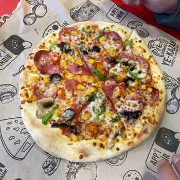 Domino’s Kabataş Şubesinde Az Malzemeli Orta Boy Pizza Şikayeti
