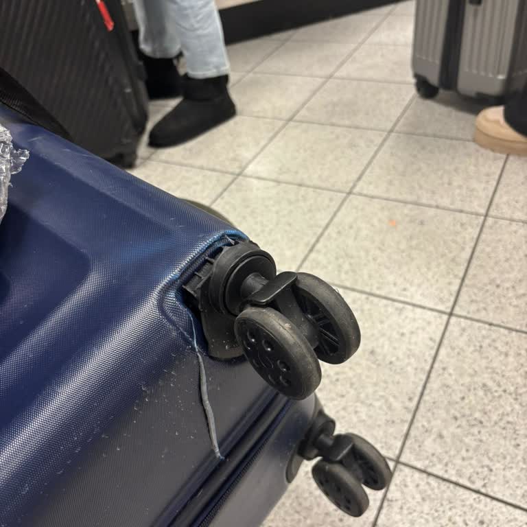 Uçuşta Kırılan Valiz İçin Tazminat Talebi