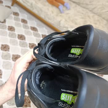 Slip-ins Özellikli Skechers Ayakkabısının İç Astarı Ve Topuk Süngeri Parçalandı, Değişim Talebi