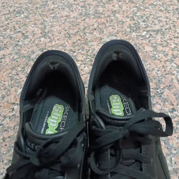Slip-ins Özellikli Skechers Ayakkabısının İç Astarı Ve Topuk Süngeri Parçalandı, Değişim Talebi
