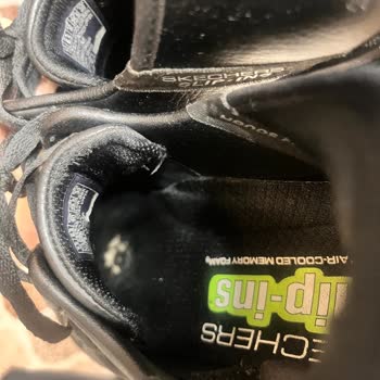 Slip-ins Özellikli Skechers Ayakkabısının İç Astarı Ve Topuk Süngeri Parçalandı, Değişim Talebi