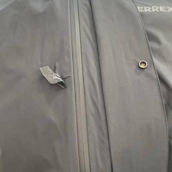 Yırtık Adidas Montu Ve Haksız İade Reddi