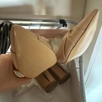 Elle Ürününde Yapışkan Sorunu Ve Müşteri Hizmetlerinden Destek Reddedildi