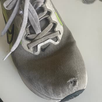 FLO Mağazası Nike Air Force Ayakkabımı 1,5 Ayda Yırtılma Nedeniyle Reddetti