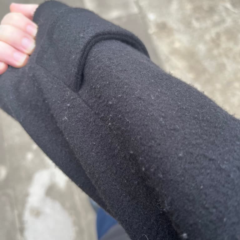 Trendyol'dan Bershka Trençkotunda Hızlı Tüylenme Ve İade Sorunu