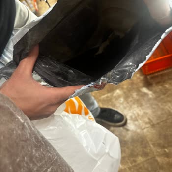 Sürat Kargo Şubesinden Teslim Edilen Paketin Kirli Ve Kullanılamaz Olması