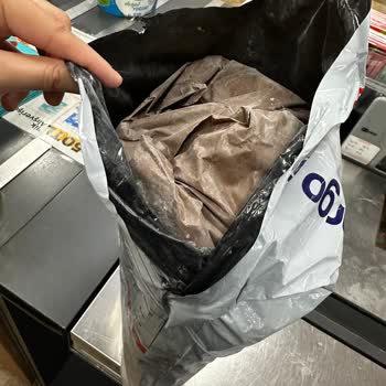 Sürat Kargo Şubesinden Teslim Edilen Paketin Kirli Ve Kullanılamaz Olması