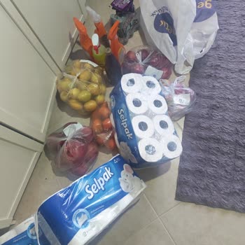 Getir Teslimatçısının Zile Basıp Ürünleri Bina Altına Bırakması