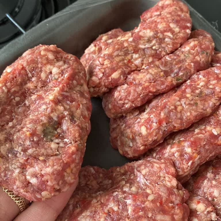 Zırhlı Market'ten Alınan Dana Kasap Köfte'nin Bozulmuş Görünümü Ve İade Talebi