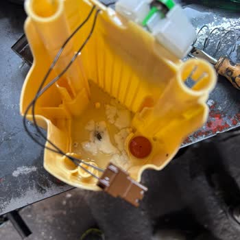 Shell Mazotu Dondu, Araç Yolda Kaldı Ve 2.500 TL Masraf