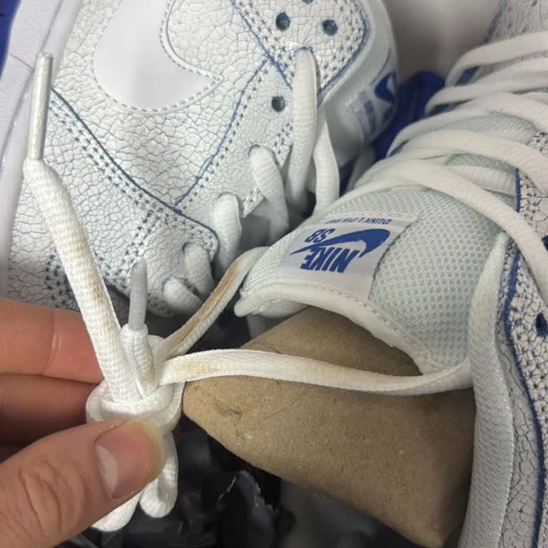 Ayakkabı Küçük Ve Kirli; Müşteri Hizmetleri Kaba Ve Değersiz