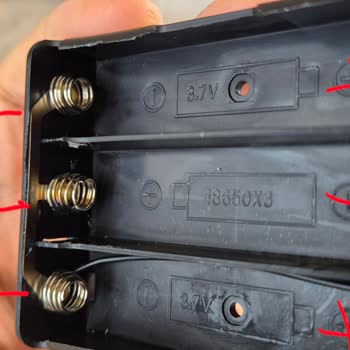 Yanlış Bağlantı Yapılan Pil Yuvası Yangın Tehdidi Oluşturdu