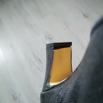 Elle Ayakkabı’da Defolu Botlar ve Kırık Kutulara Karşı 18 Bin TL’lik Tam İade Talebi