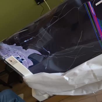 Kırık Televizyon Teslimi Ve Ücretsiz Değişim Talebi Media Markt'tan