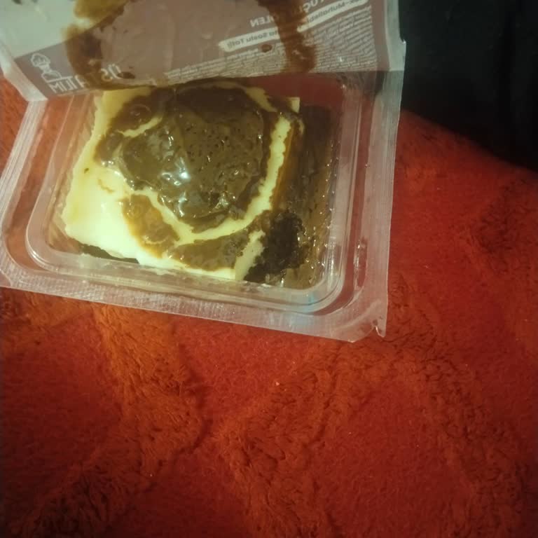 Şok Market’te Bozulmuş Tatlıda Üçlü Sölen Ürünü Nedeniyle Kusma