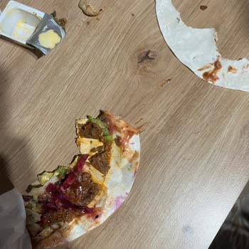 Komagene'de Böcekli Yemekte Hijyen Sorunu Ve İade Talebi