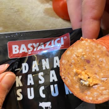 Metal Parça Çıkan Sucuk İçin Açıklama Ve Ücret İadesi Talebi