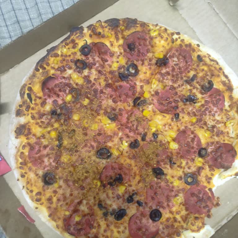 Sarımsaklı Kenar Eksik, Pizza Soğuk