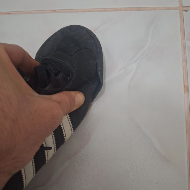 Adidas Ayakkabıda Üretim Hatası, Garanti Reddine Karşı Değişim Ve İade Talebi