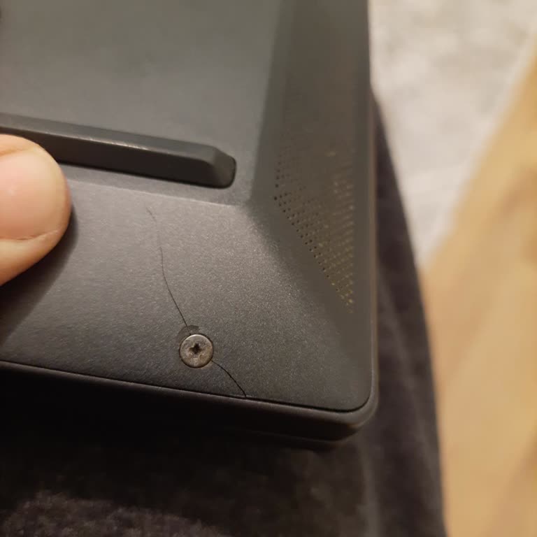 Kırık Çerçeve Ve Yanlış Vida Kullanımı Nedeniyle Orijinal Parça Değişimi Talebi