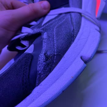 Kısa Sürede Süet Ayakkabıda Açılma Ve Yırtılma: Kalite Hayal Kırıklığı