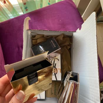 Yves Saint Laurent, bolsa de regalo vacía, solicito solución